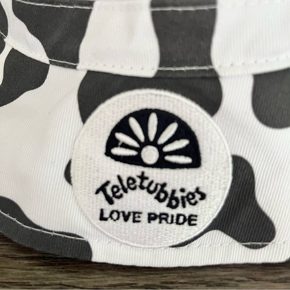 Pride Teletubbies Reversible Cow Print Bucket Hat Rainbow - Picture 5 of 6